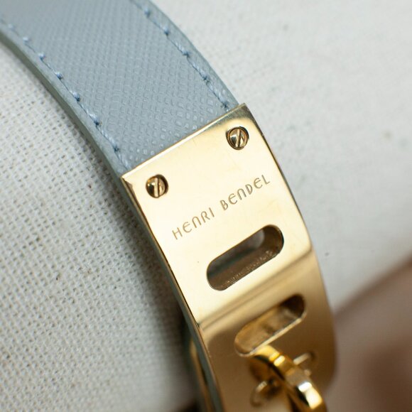 Henri Bendel Turn Lock Leather Bracelet Sage Green Gold Tone Size 7–8 - Picture 4 of 10